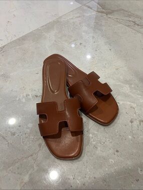 Women’s Brown Slide Sandals - Classic Leather Slip-On - Size 9